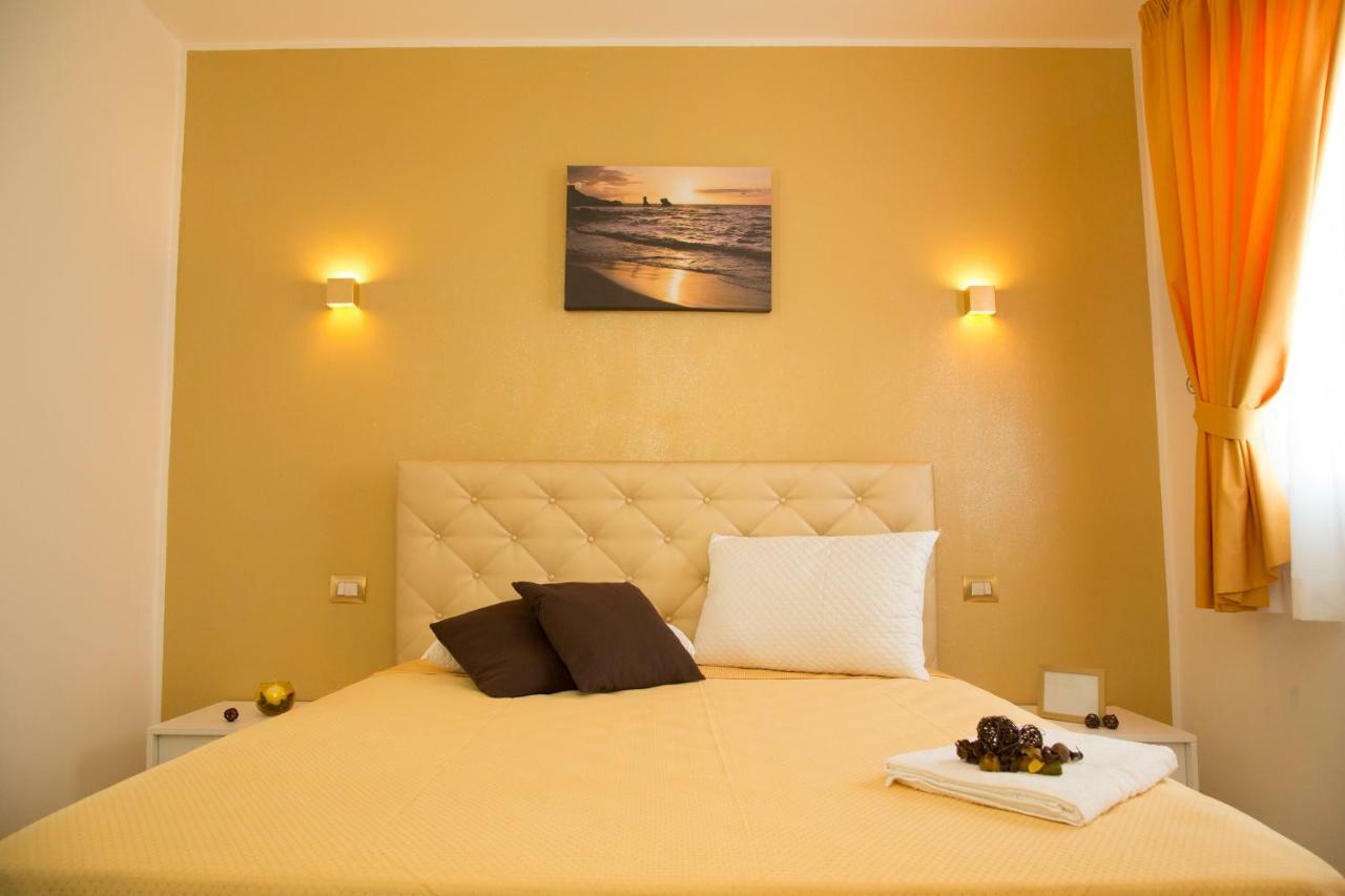 Charm Holiday Terrasini Buitenkant foto