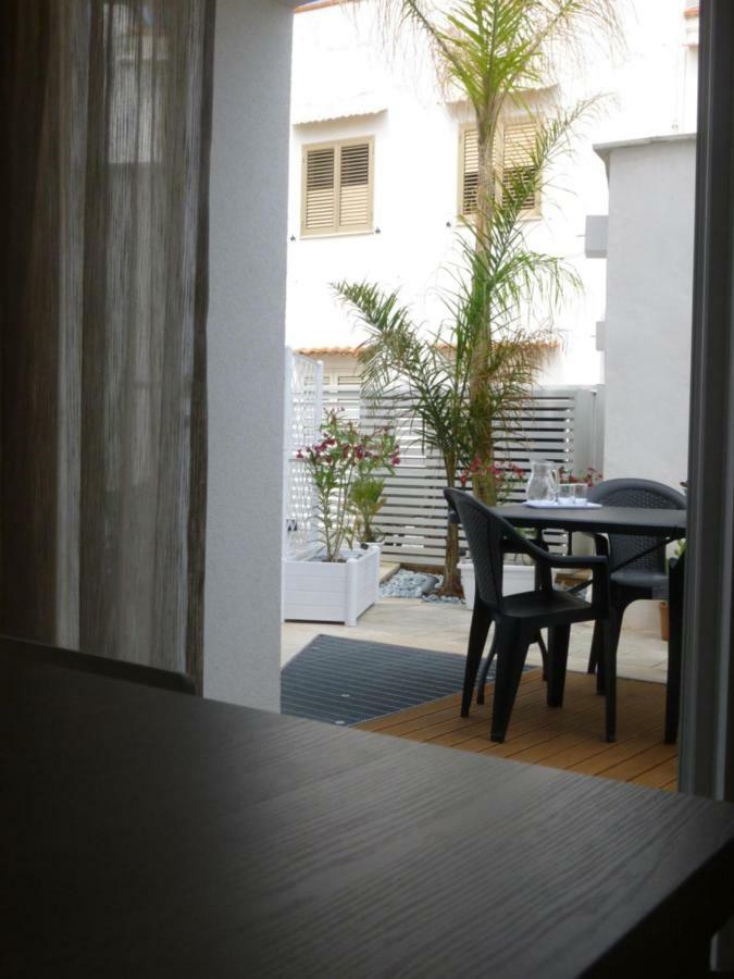 Charm Holiday Terrasini Buitenkant foto