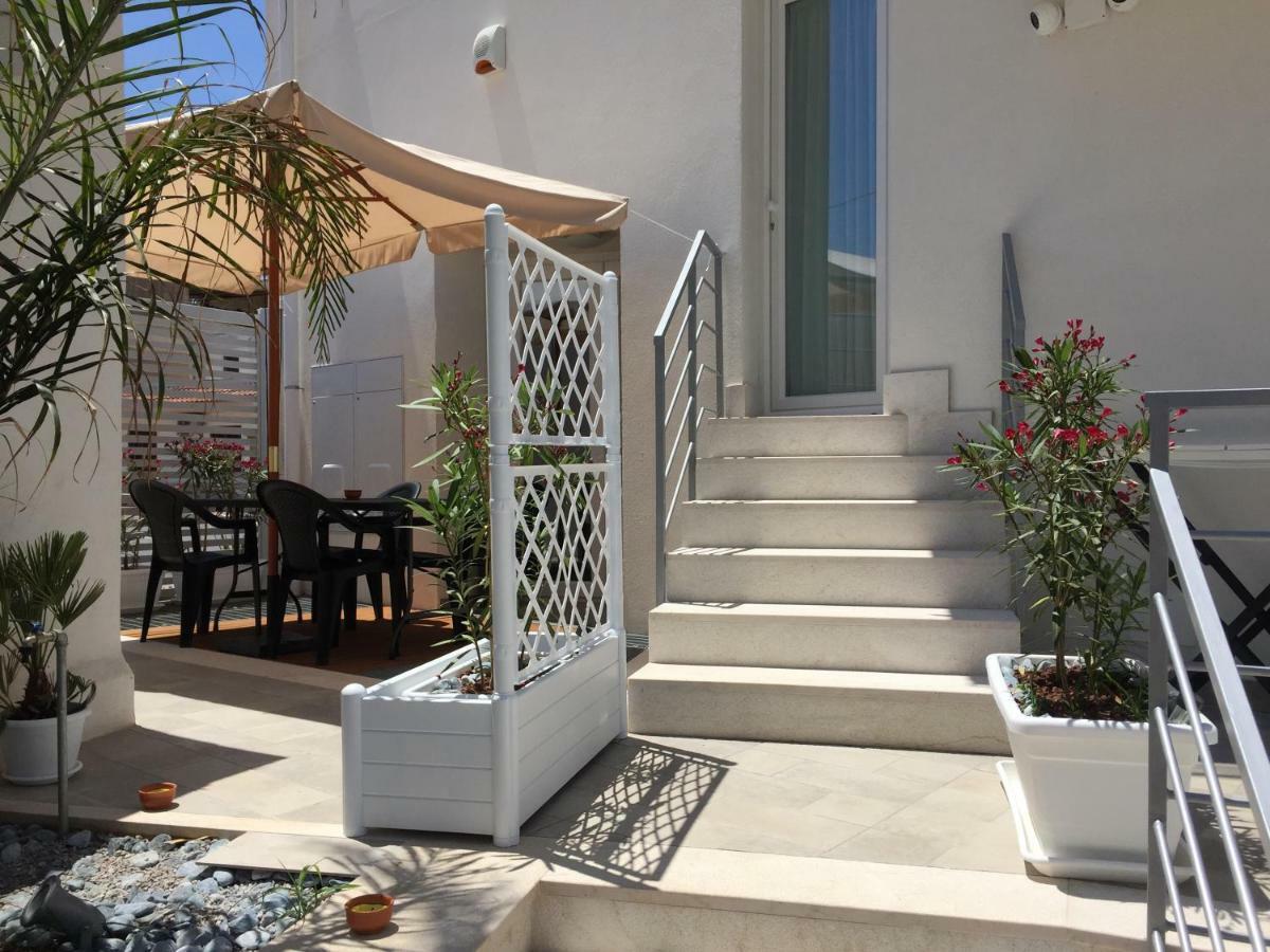 Charm Holiday Terrasini Buitenkant foto